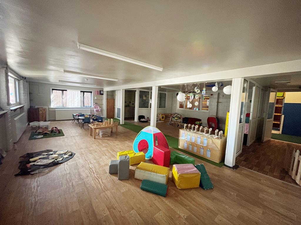 Lot: 121 - VACANT FORMER NURSERY WITH POTENTIAL FOR ALTERNATIVE SCHEME - Classroom one with kitchen